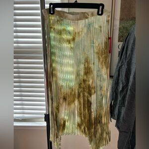 Elegant Green Pleated Skirt